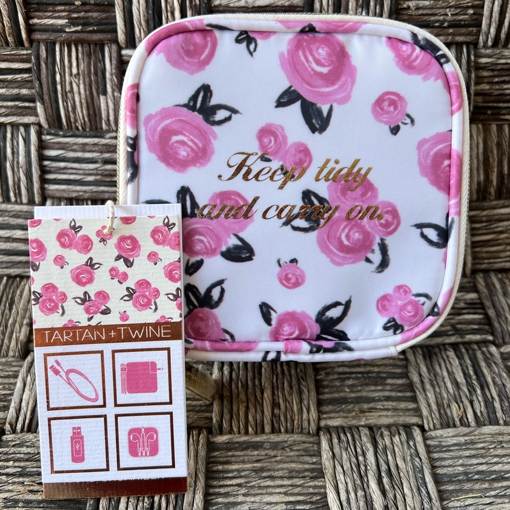 NWT Tartan + Twine Floral Cord Organizer